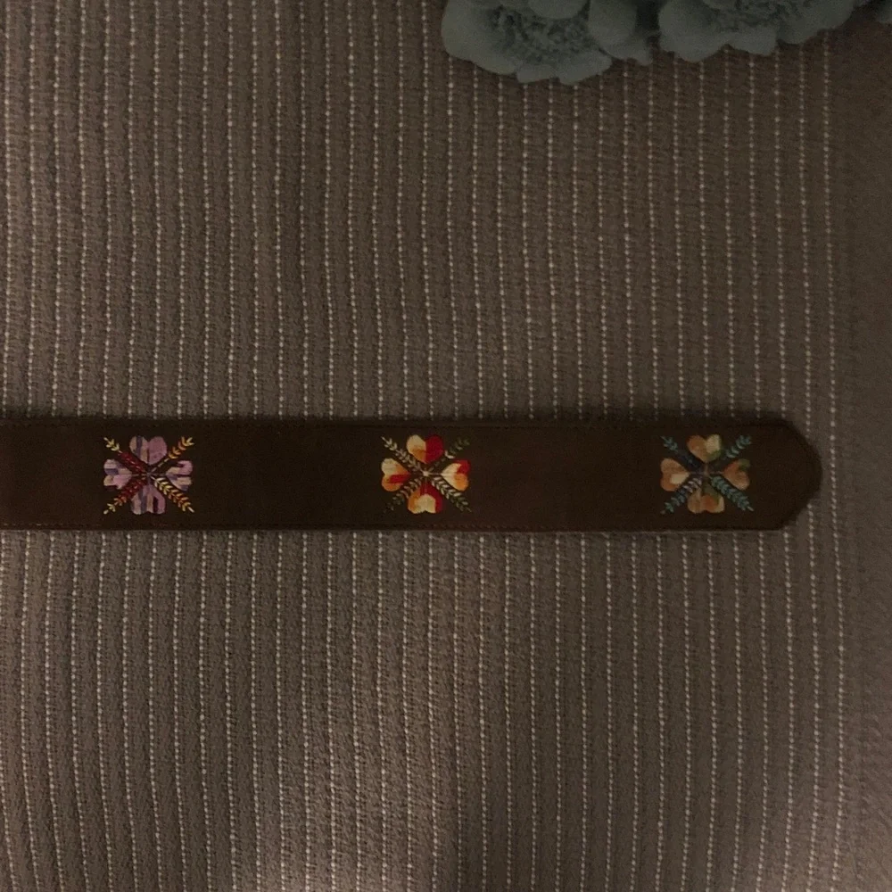 Embroidered Brown Belt with lions heads Buckle